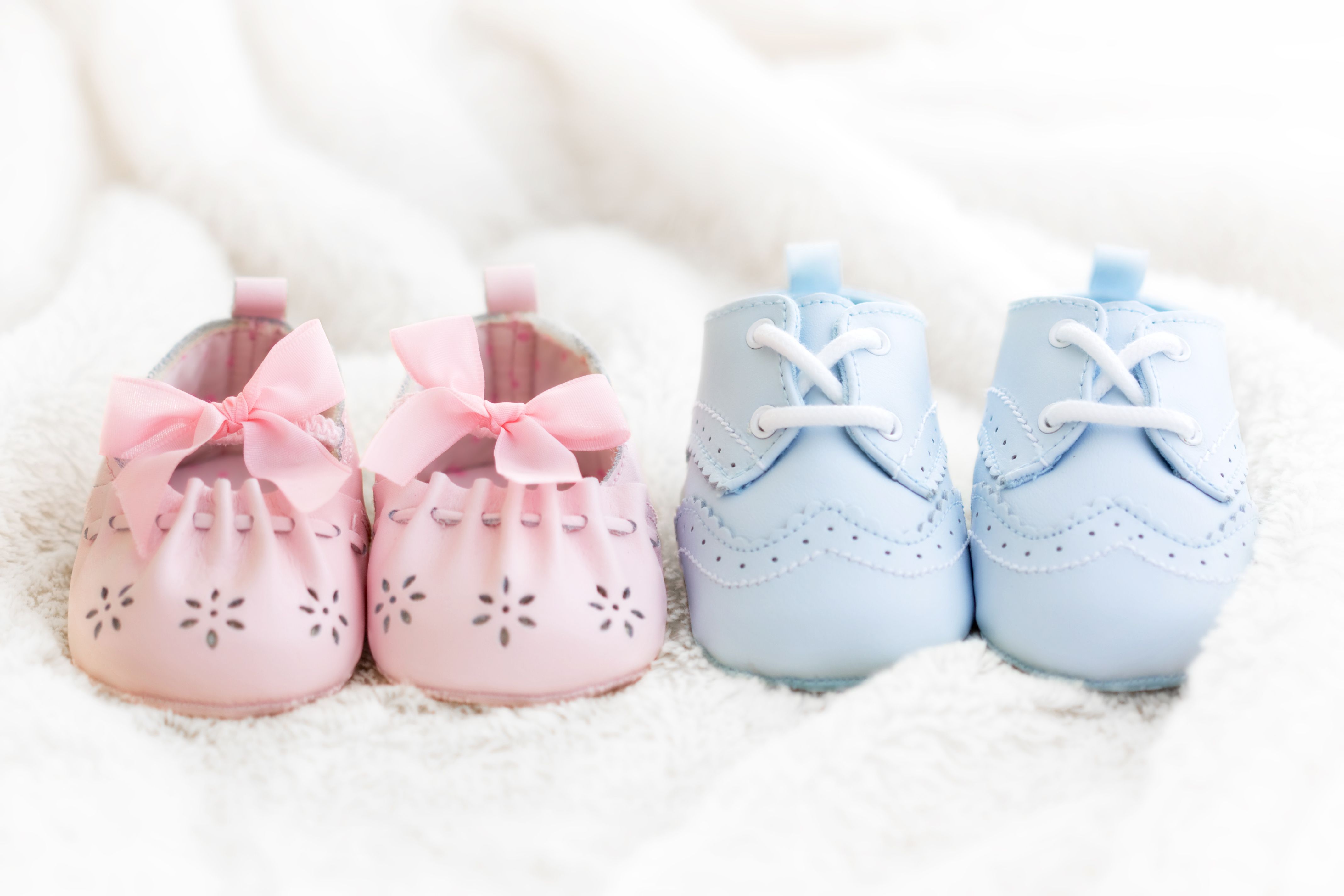 Zapatos de bebé para niñas y niños.